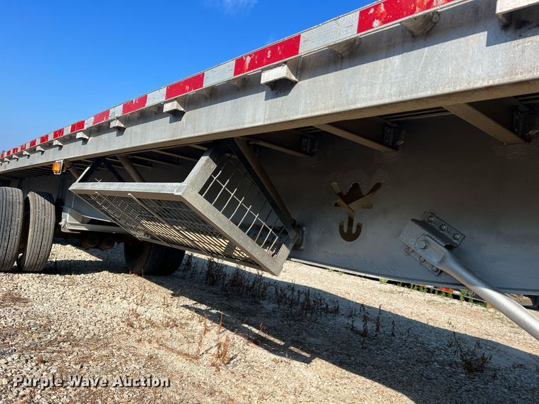 image for item NA9146 2001 Wilson CF900  flatbed trailer