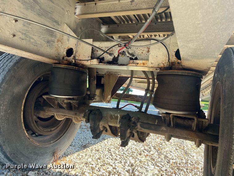 image for item NA9146 2001 Wilson CF900  flatbed trailer