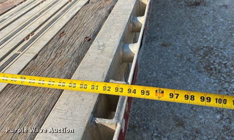 image for item NA9146 2001 Wilson CF900  flatbed trailer