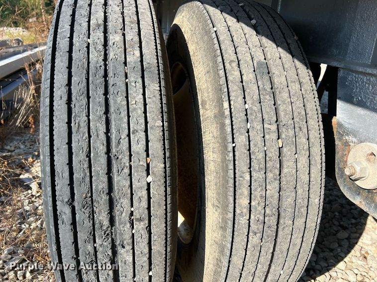 image for item NA9146 2001 Wilson CF900  flatbed trailer