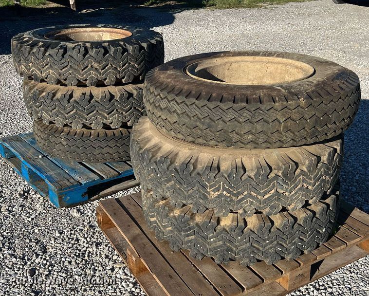 image for item NA9153 (6) 9.00-20 tires and wheels