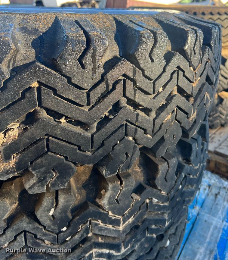 image for item NA9153 (6) 9.00-20 tires and wheels