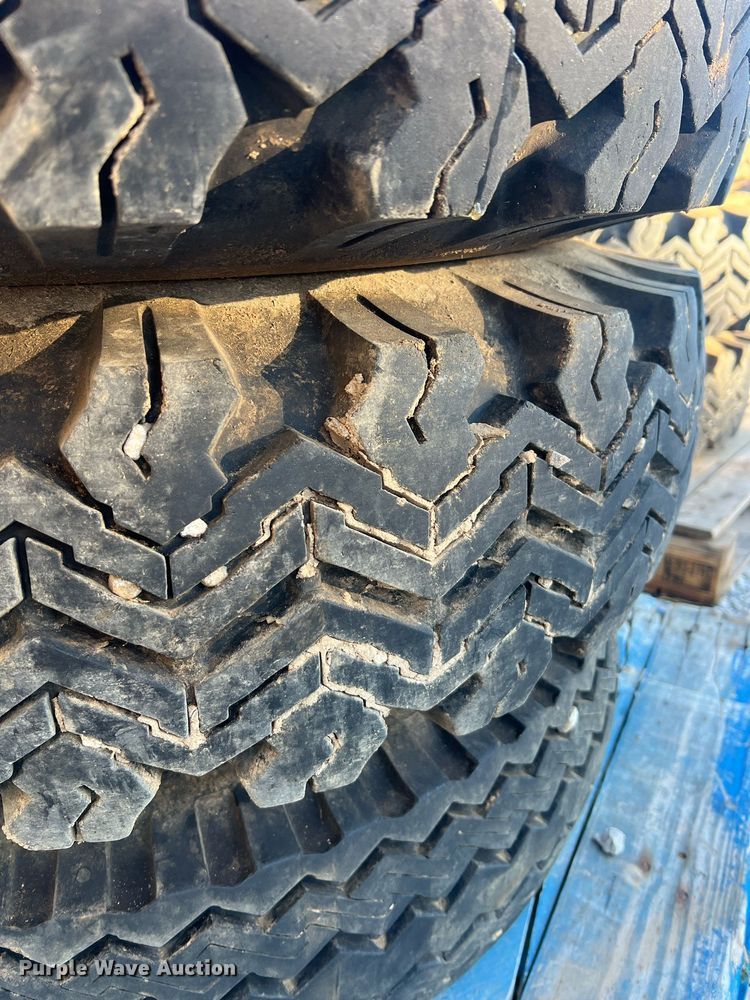 image for item NA9153 (6) 9.00-20 tires and wheels