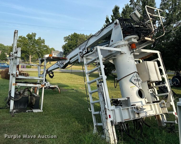 image for item NL9010 Builtrite 1010  truck crane