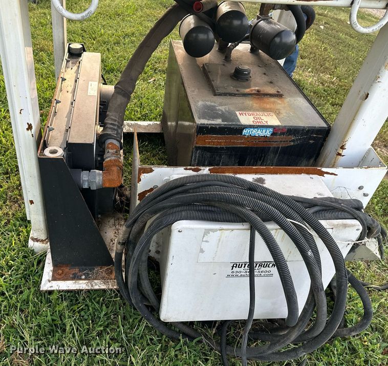 image for item NL9010 Builtrite 1010  truck crane