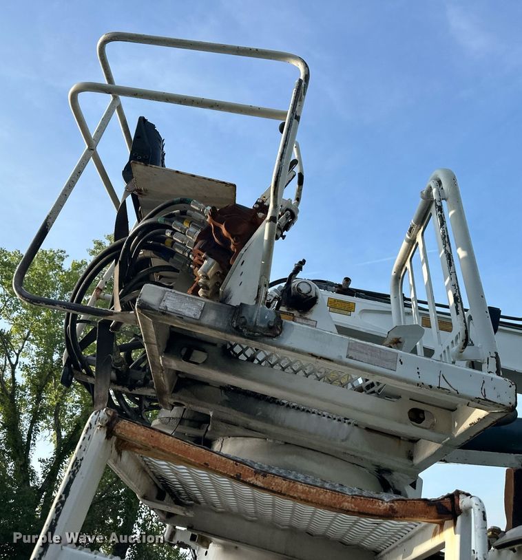 image for item NL9010 Builtrite 1010  truck crane