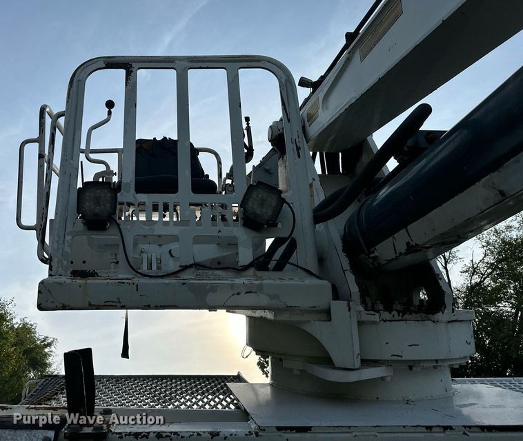 image for item NL9010 Builtrite 1010  truck crane