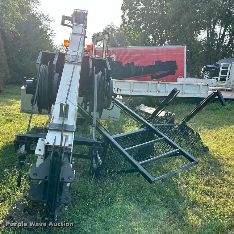 image for item NL9011 National 400B  truck crane