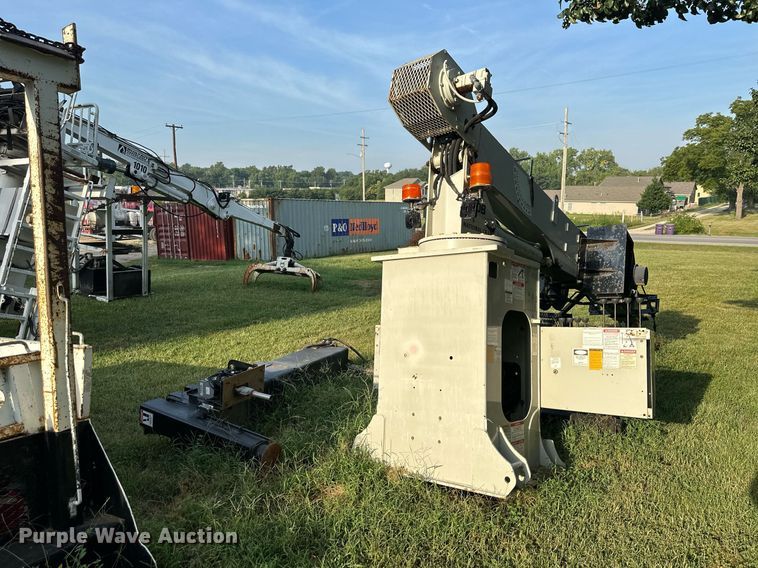 image for item NL9011 National 400B  truck crane