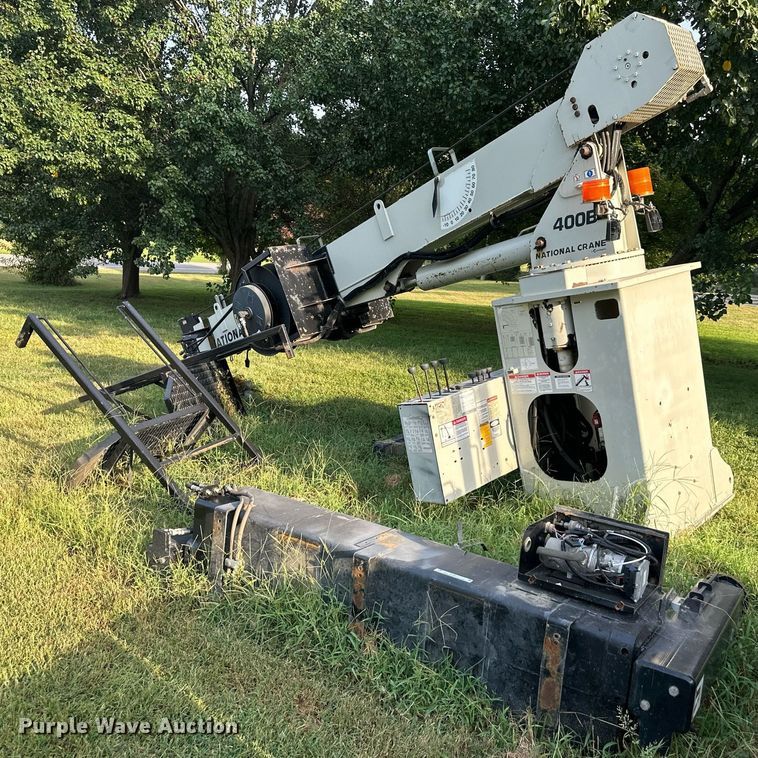 image for item NL9011 National 400B  truck crane