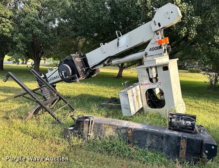 image for item NL9011 National 400B  truck crane