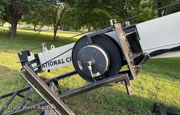 image for item NL9011 National 400B  truck crane