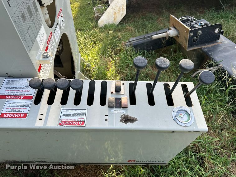 image for item NL9011 National 400B  truck crane