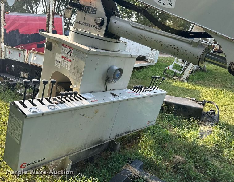 image for item NL9011 National 400B  truck crane