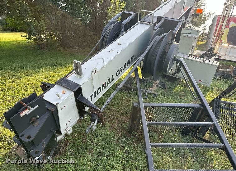 image for item NL9011 National 400B  truck crane