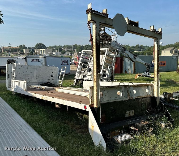 image for item NL9012 22' L flatbed