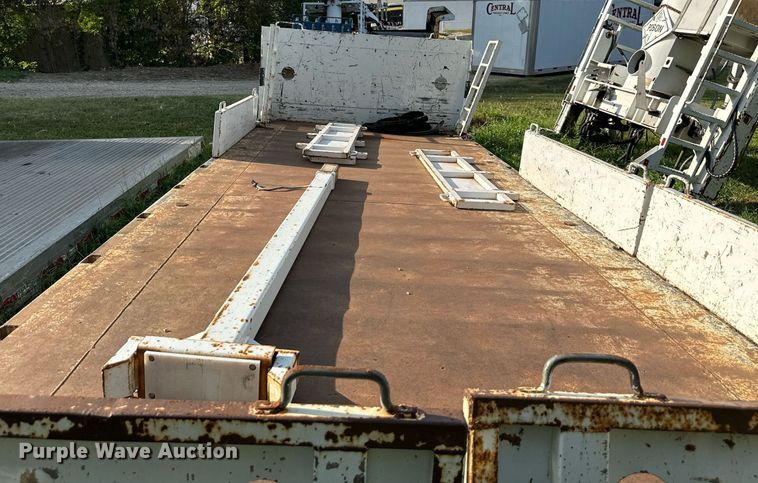 image for item NL9012 22' L flatbed