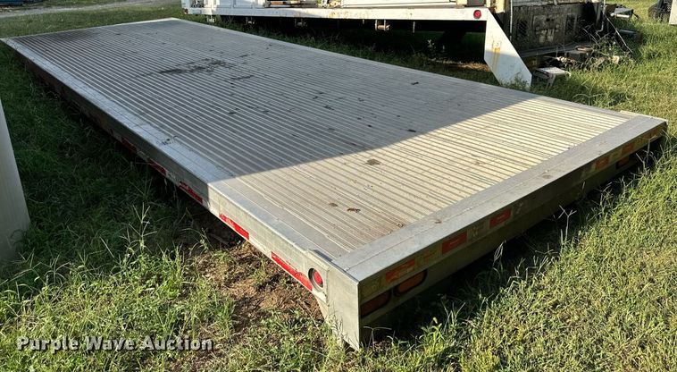image for item NL9013 24' L aluminum flatbed
