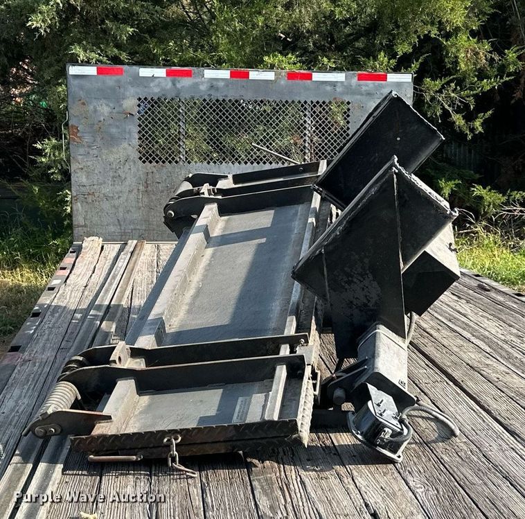 image for item NL9017 21' 6" L x 96" W flatbed