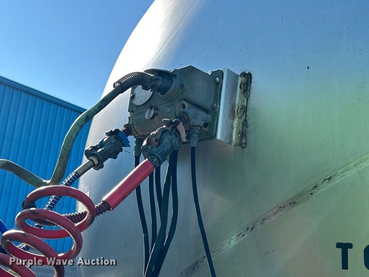 image for item NL9518 1989 Sunshine Stainless Tank & Equip  tank trailer