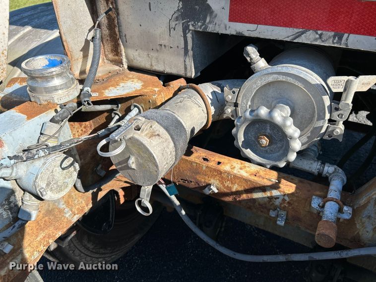 image for item NL9518 1989 Sunshine Stainless Tank & Equip  tank trailer