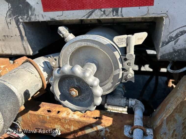 image for item NL9518 1989 Sunshine Stainless Tank & Equip  tank trailer