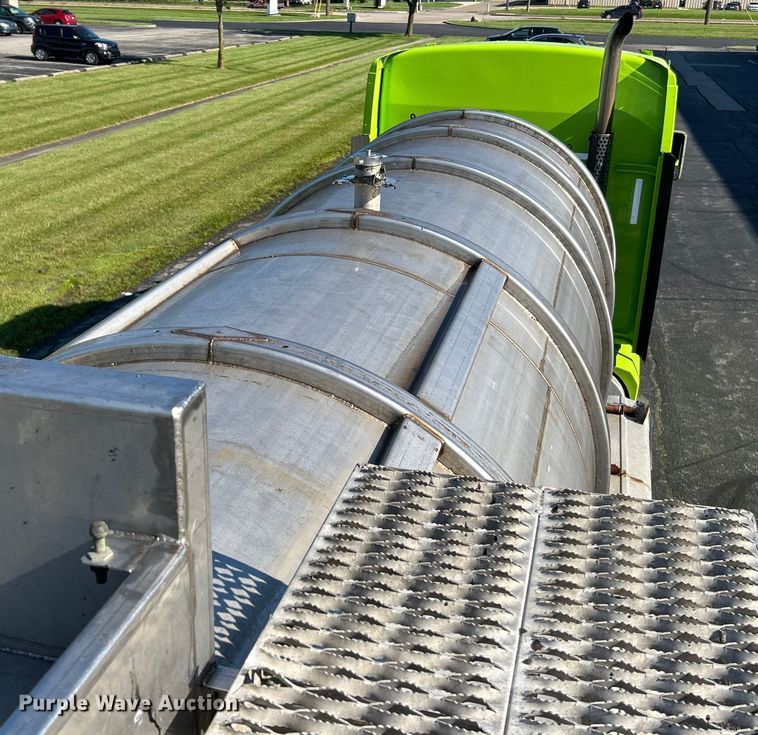 image for item NL9518 1989 Sunshine Stainless Tank & Equip  tank trailer