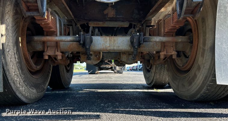 image for item NL9518 1989 Sunshine Stainless Tank & Equip  tank trailer