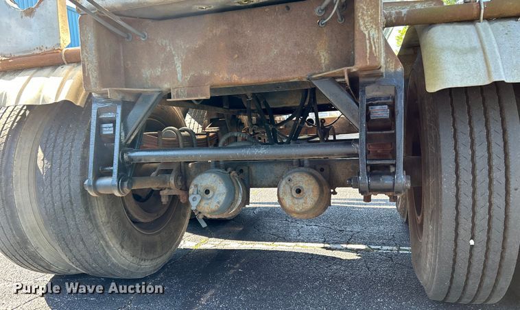 image for item NL9518 1989 Sunshine Stainless Tank & Equip  tank trailer