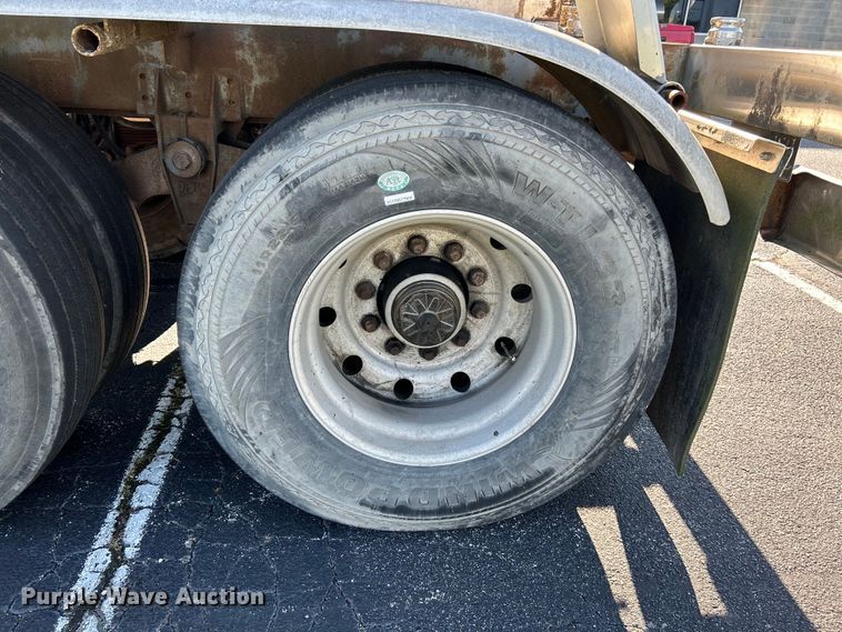 image for item NL9518 1989 Sunshine Stainless Tank & Equip  tank trailer