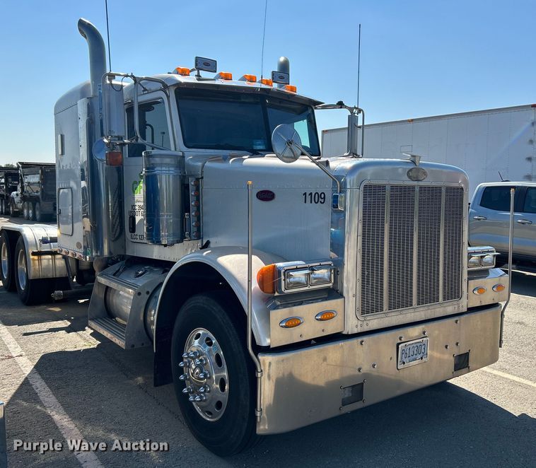 image for item NL9520 2007 Peterbilt 379  semi truck