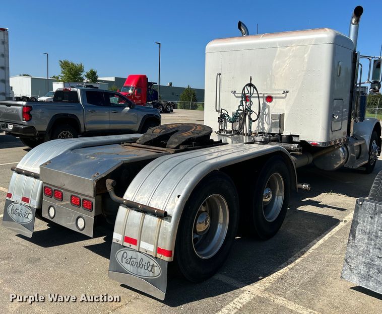 image for item NL9520 2007 Peterbilt 379  semi truck