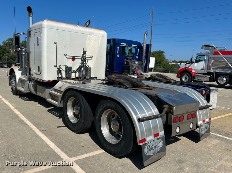 image for item NL9520 2007 Peterbilt 379  semi truck