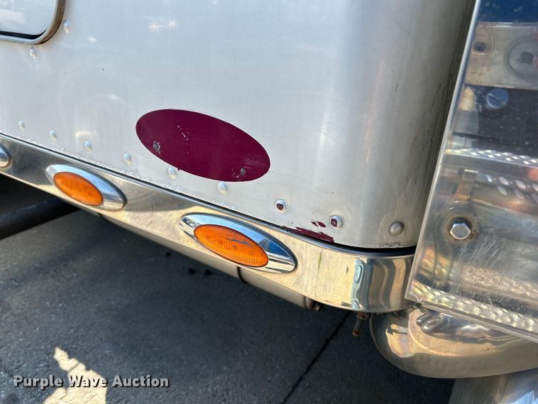 image for item NL9520 2007 Peterbilt 379  semi truck