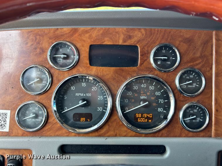 image for item NL9520 2007 Peterbilt 379  semi truck