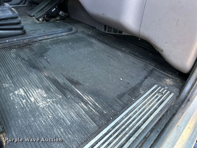 image for item NL9520 2007 Peterbilt 379  semi truck