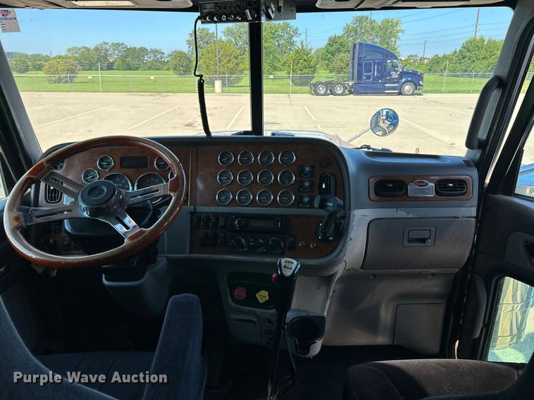 image for item NL9520 2007 Peterbilt 379  semi truck