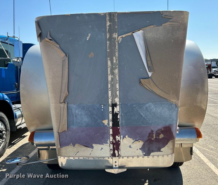 image for item NL9520 2007 Peterbilt 379  semi truck