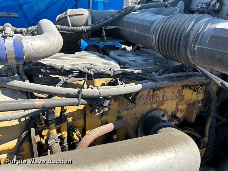 image for item NL9520 2007 Peterbilt 379  semi truck