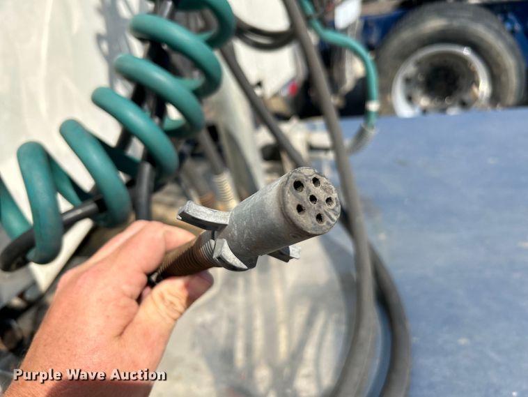 image for item NL9520 2007 Peterbilt 379  semi truck