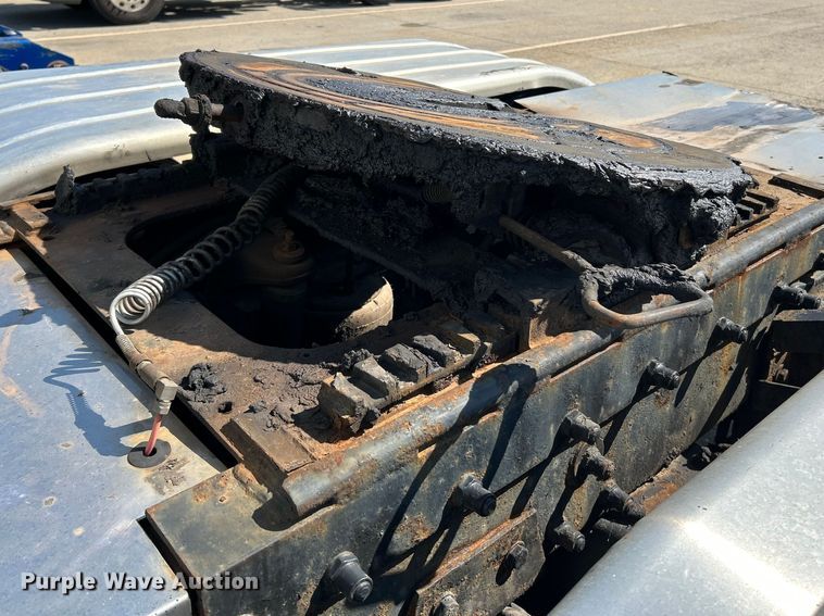 image for item NL9520 2007 Peterbilt 379  semi truck