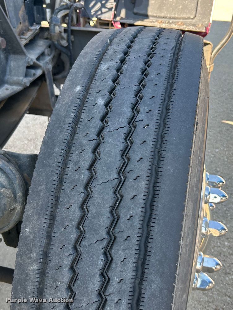 image for item NL9520 2007 Peterbilt 379  semi truck