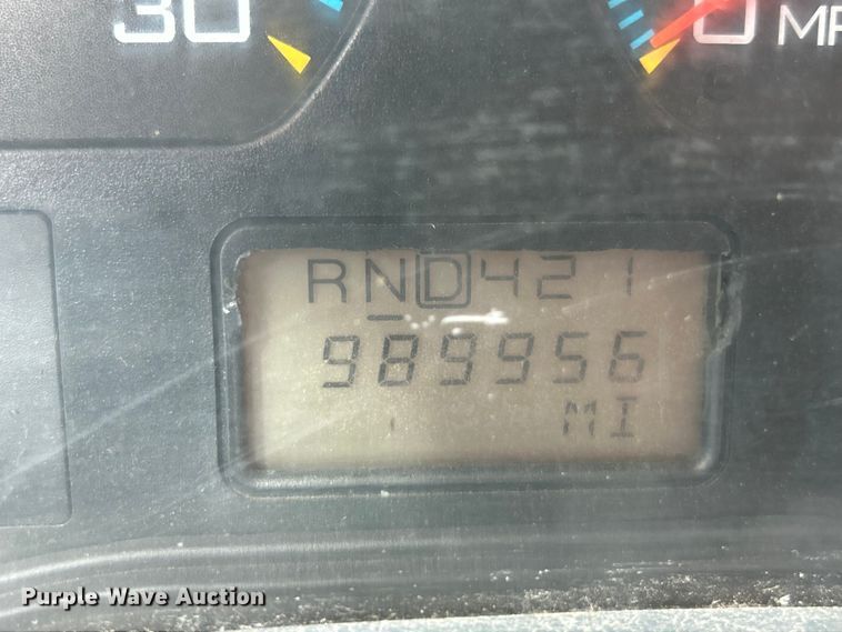 image for item NL9566 2002 International 4300  utility / service truck