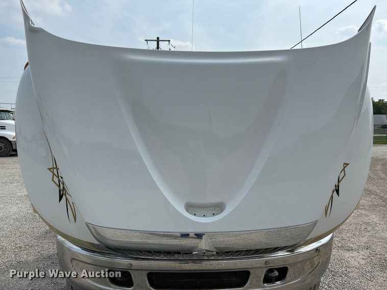 image for item NL9566 2002 International 4300  utility / service truck