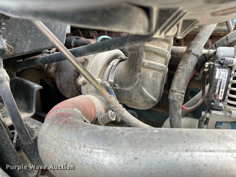 image for item NL9566 2002 International 4300  utility / service truck