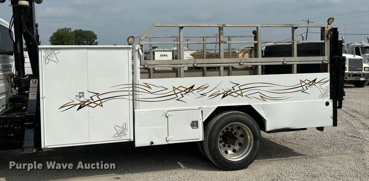 image for item NL9566 2002 International 4300  utility / service truck