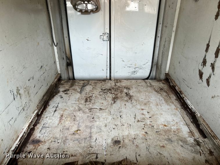 image for item NL9566 2002 International 4300  utility / service truck