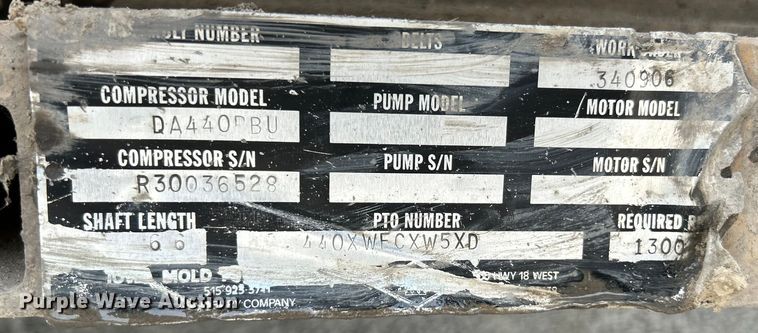 image for item NL9566 2002 International 4300  utility / service truck