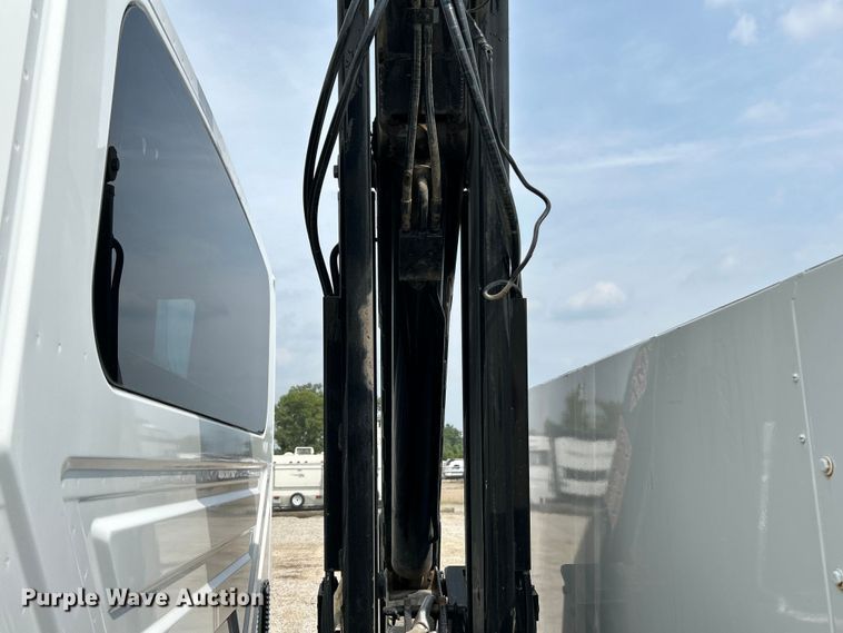 image for item NL9566 2002 International 4300  utility / service truck