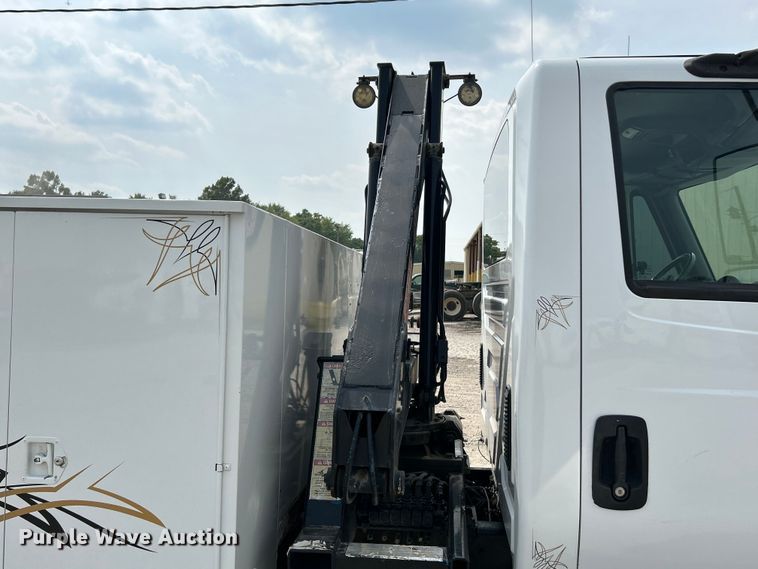 image for item NL9566 2002 International 4300  utility / service truck